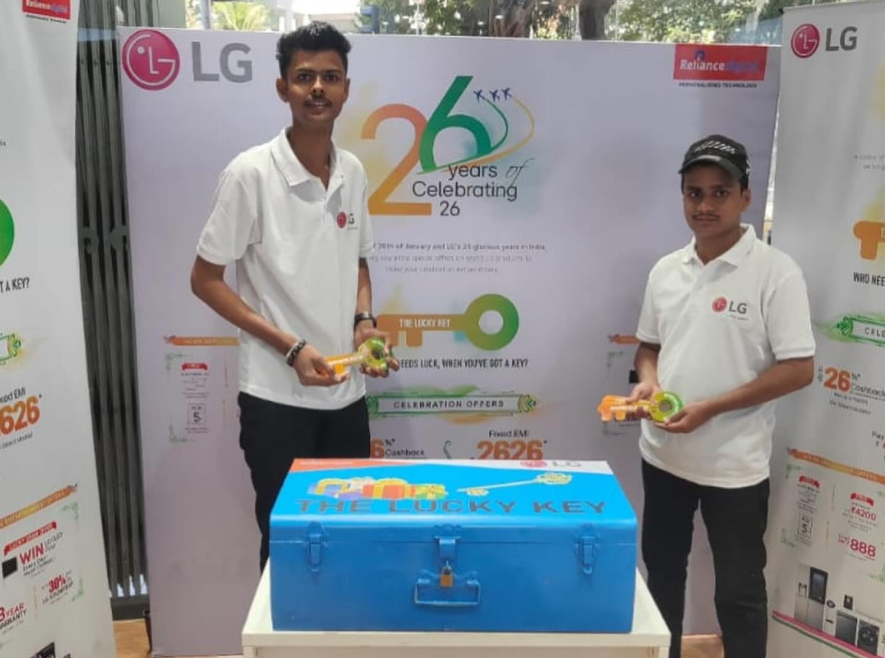 LG LED Canter Van